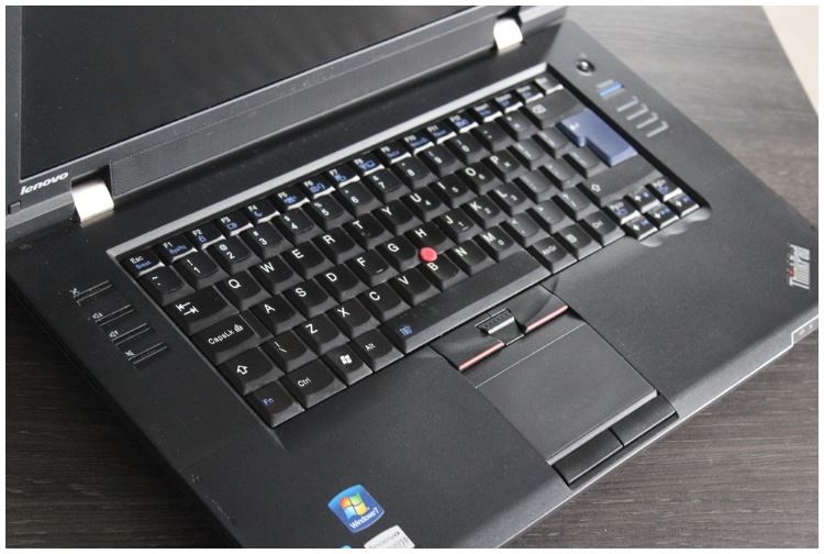 Laptop używany IBM LENOVO L520 i3 2310M/8GB/240GB SSD/DVDRW/1H KAMERA/WIN7 zdjęcie 3