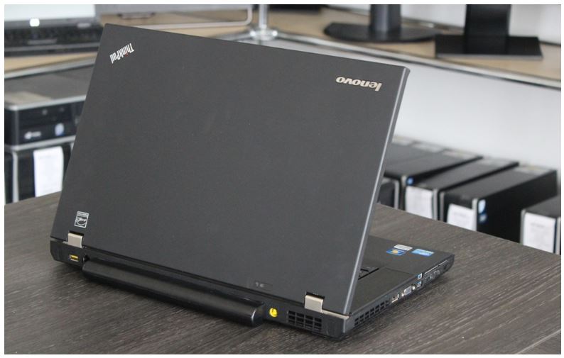 Laptop używany IBM Lenovo W520 i7 2620M/8GB/320GB/Quadro 1000M/DVDRW/1,5H KAMERA/WIN7 zdjęcie 4